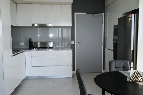 River View Apartment In Brisbane With Parking - Accommodation Brisbane 3