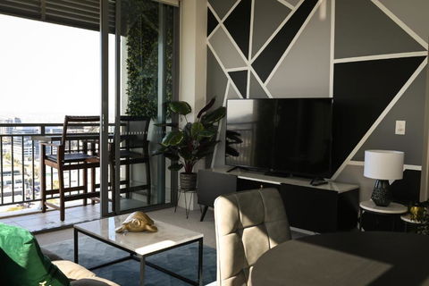 River View Apartment In Brisbane With Parking - Accommodation Brisbane 2