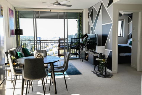 River View Apartment In Brisbane With Parking - Accommodation Brisbane 1