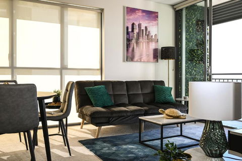 River View Apartment In Brisbane With Parking - Accommodation Brisbane 0