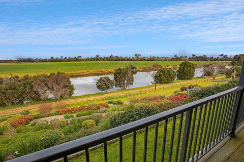 Riverside Haven - Accommodation Brisbane 3