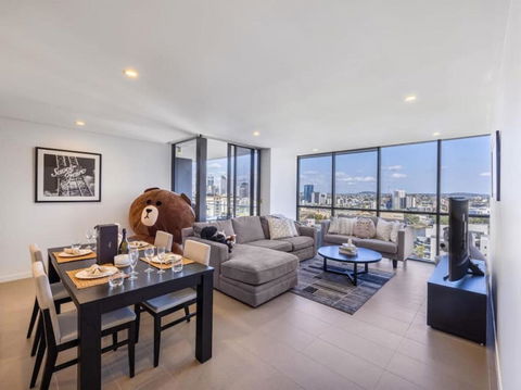 Riverview 2BR Delicate Apt, 1min To Train Station - Accommodation Brisbane 0