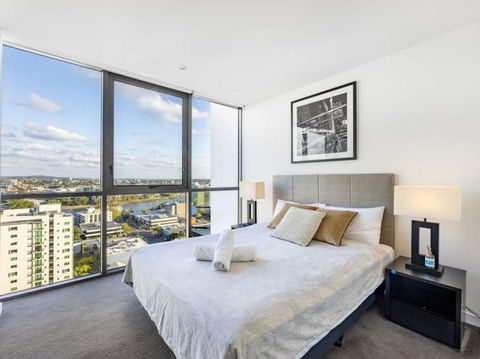Riverview 2BR Delicate Apt, 1min To Train Station - Accommodation Brisbane 3