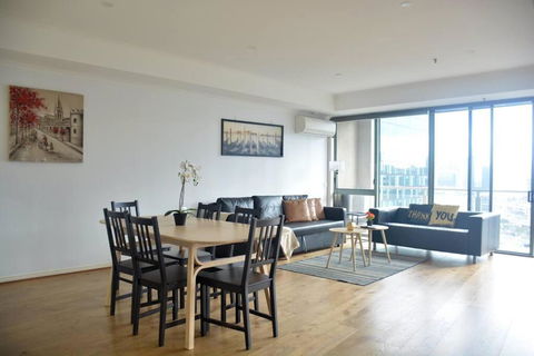 RiverView Spacious 3BR2Bath2Car WifiPoolGym Crown - Accommodation Brisbane 3