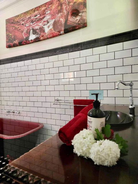 Riverwood Cottage, Accessible Accommodation - Accommodation Brisbane 3