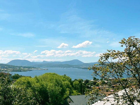 Riveting House With Incredible Water-view At SandyBay - Accommodation Brisbane 2