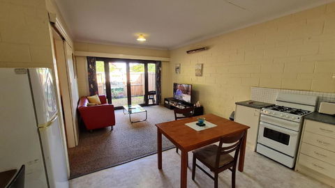 Rise N Shine - Affordable 50sqm Garden Apartment - Accommodation Brisbane 3