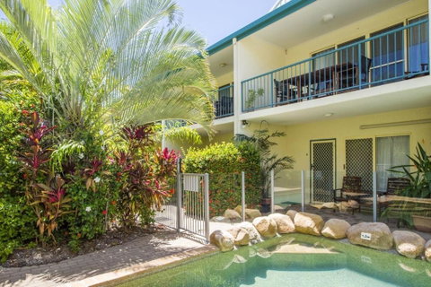 SAILS 9 Beachfront Getaway Horseshoe Bay - Accommodation Brisbane 2