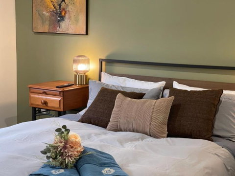 Royal Romanesque Holiday House In Dakabin - Accommodation Brisbane 1