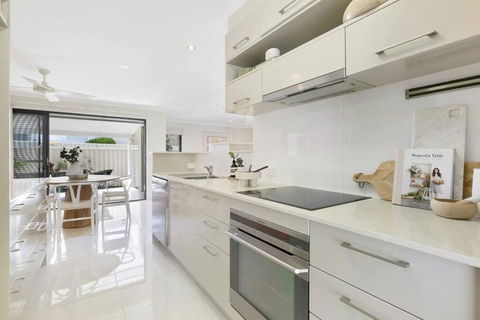 Riviera Road Miami - 4BRM Dual Villa - Accommodation Brisbane 2