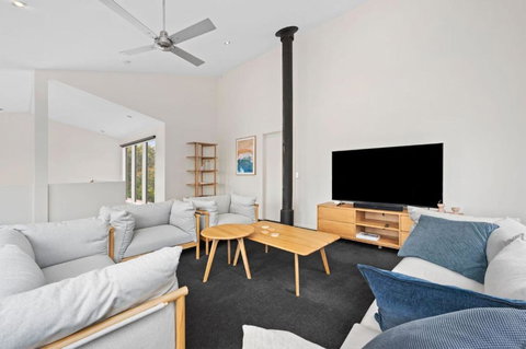 Roadknight Ocean Road View 236 - Accommodation Brisbane 0