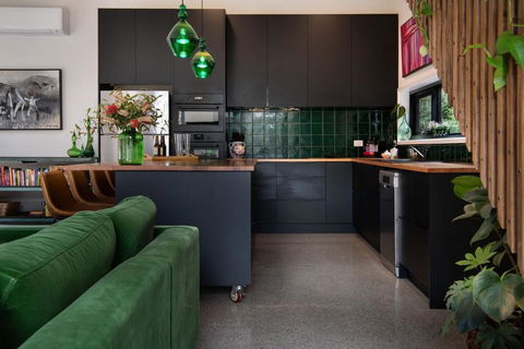 Rocky Hollow - Accommodation Brisbane 2