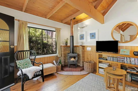 Romantic Tricklebeck Spa Cottage - Accommodation Brisbane 1