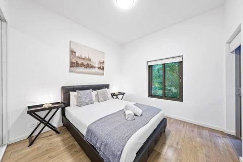 Rooftop 2 Bed Apt With Terrace At Newtown MHS - Accommodation Brisbane 1