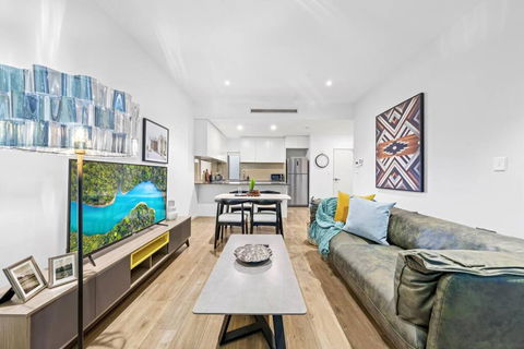 Rooftop 2 Bed Apt With Terrace At Newtown - Accommodation Brisbane 0