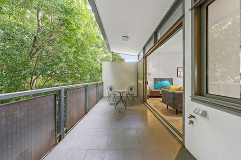 Rooftop 2 Bed Apt With Terrace At Newtown - Accommodation Brisbane 3