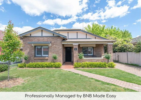 Rose Hill On Hamer, 1940s Charming Cottage Near Cook Park - Accommodation Brisbane 0