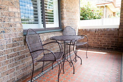 Rose Hill On Hamer, 1940s Charming Cottage Near Cook Park - Accommodation Brisbane 3