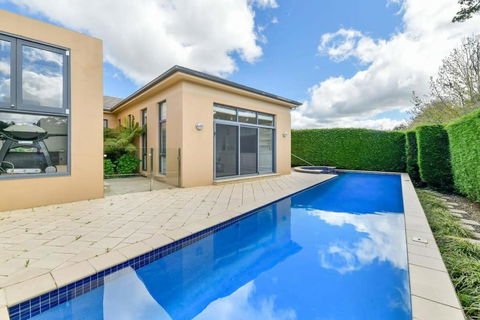 Roselawn Retreat - Pool, Incredible Views, Sleeps 8 - Accommodation Brisbane 3
