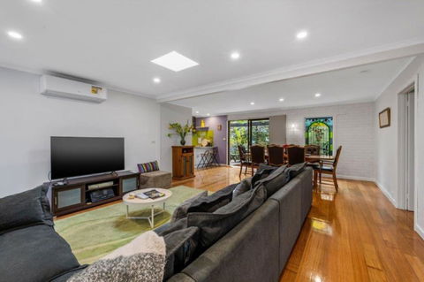 Roses On The River - An Absolute River Frontage Cottage - Accommodation Brisbane 0
