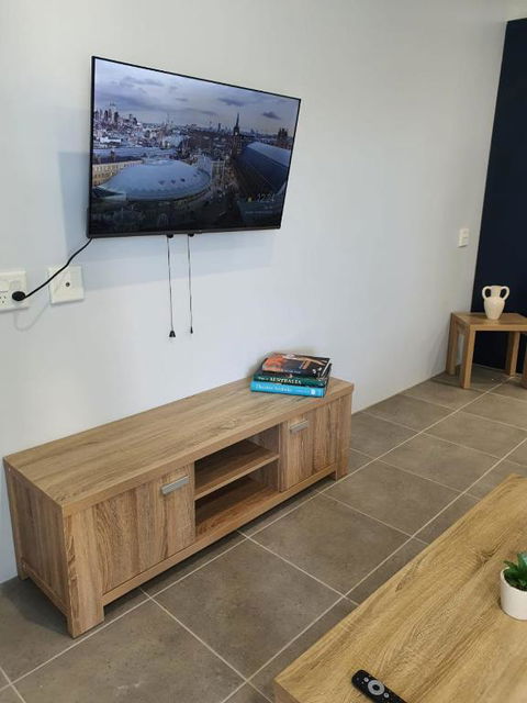 Rosewood Fully Furnished Home - Accommodation Brisbane 3
