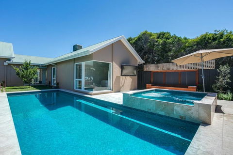 Royadie Resort - Pool Spa Tennis 500m To Beach - Accommodation Brisbane 2