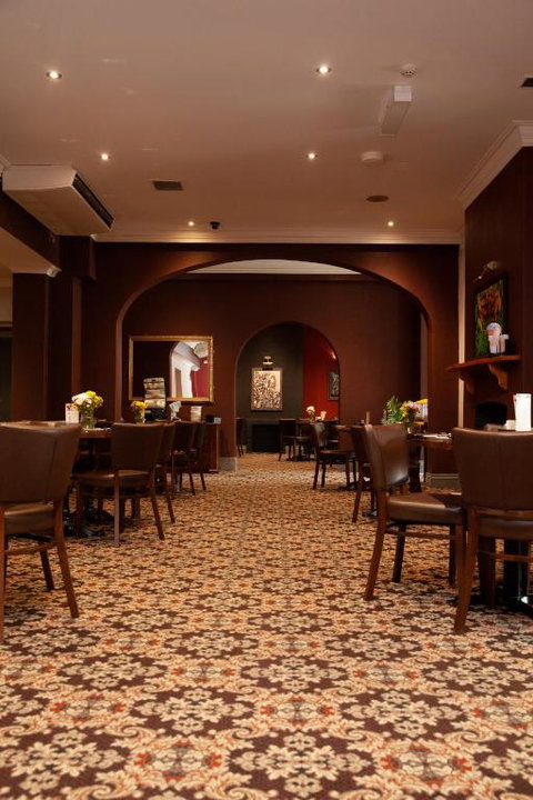 Royal Hotel Singleton - Accommodation Brisbane 1