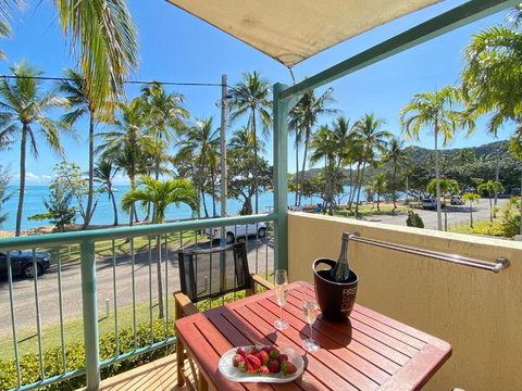 Sails On Horseshoe Apartment 4 - Accommodation Brisbane 2