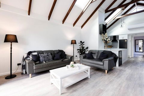 Salt & Pepper; Beautiful Town House In Margs! - Accommodation Brisbane 1