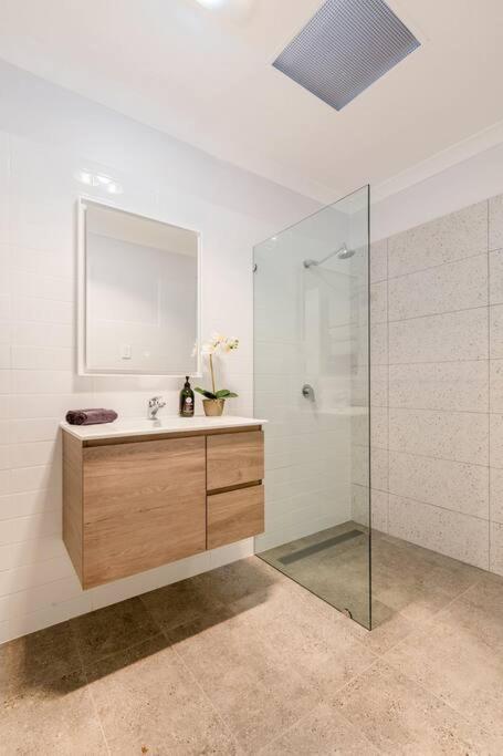 Salt & Pepper; Beautiful Town House In Margs! - Accommodation Brisbane 2