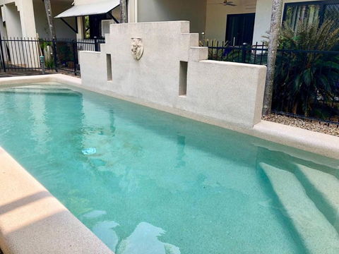 Salt & Sand - Tropical Oasis Footsteps To Beach - Accommodation Brisbane 2