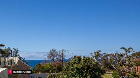 Salt Water Villa Bermagui Four Bedroom Central Location With Wifi - Accommodation Brisbane 1