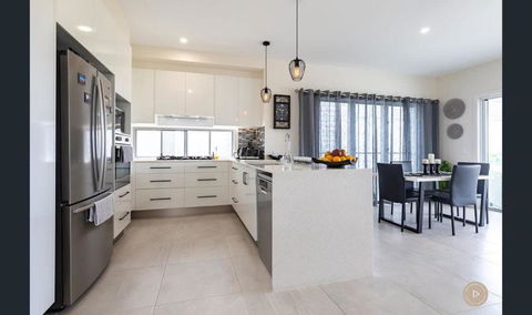Salt Zen Holiday Townhouse - Accommodation Brisbane 3