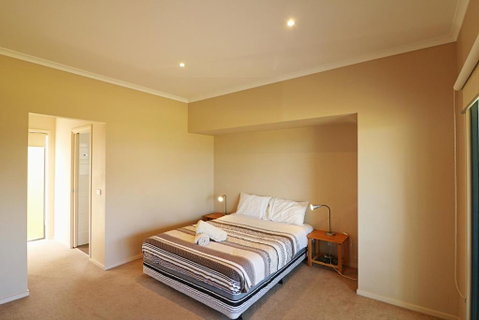 Saltwater Apartments - Accommodation Brisbane 2