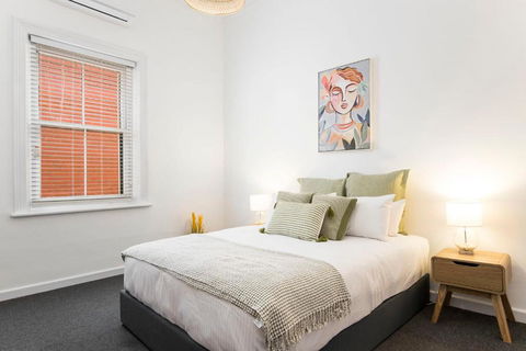 Salty Pines - 3BR House Glenelg South - Accommodation Brisbane 2