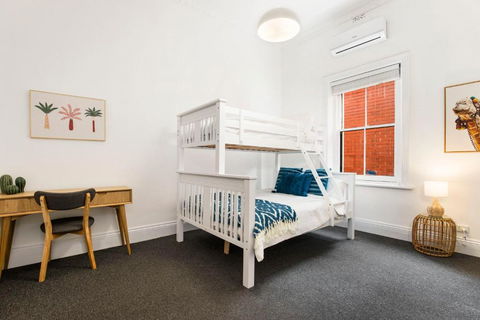 Salty Pines - 3BR House Glenelg South - Accommodation Brisbane 3