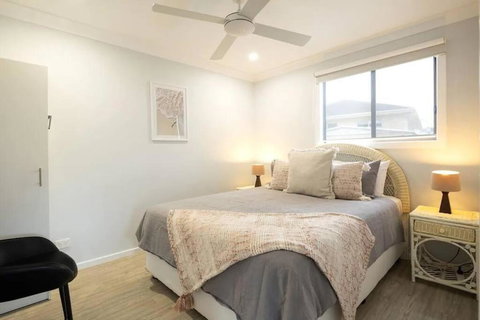 Salty Vibes - Accommodation Brisbane 0