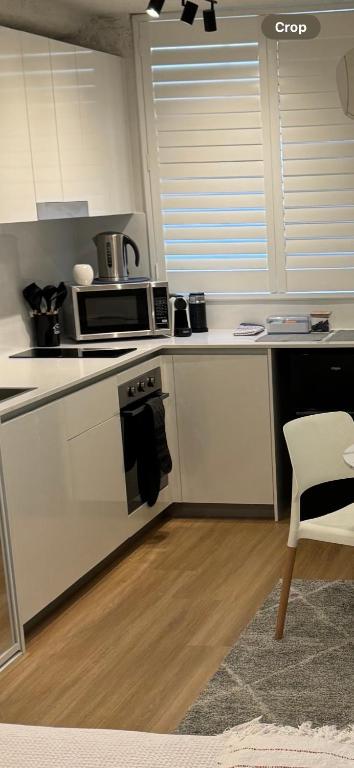 Sam The Central Studio - Accommodation Brisbane 3