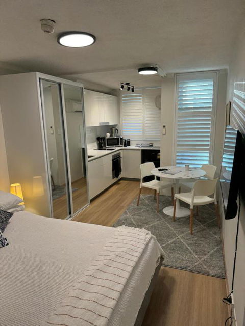Sam The Central Studio - Accommodation Brisbane 0