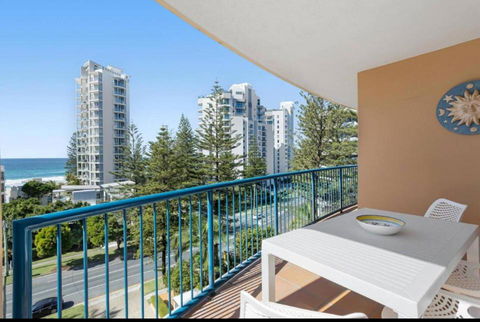 San Mateo On Broadbeach - Accommodation Brisbane 2