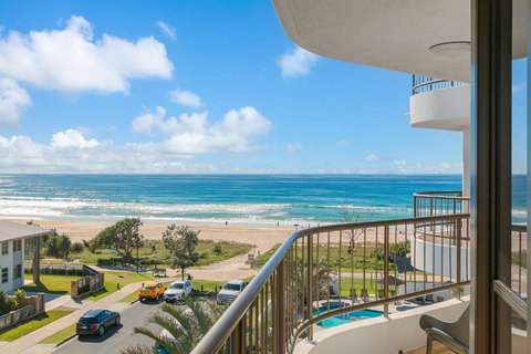 San Simeon 33 - Accommodation Brisbane 2