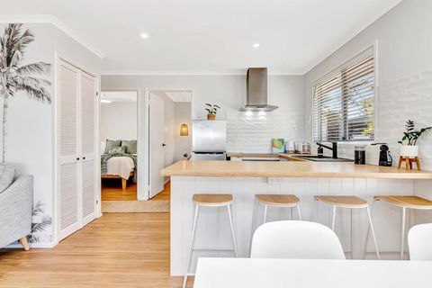 Sanbis Cabin - Hidden Boutique Retreat, Sea Views - Accommodation Brisbane 3