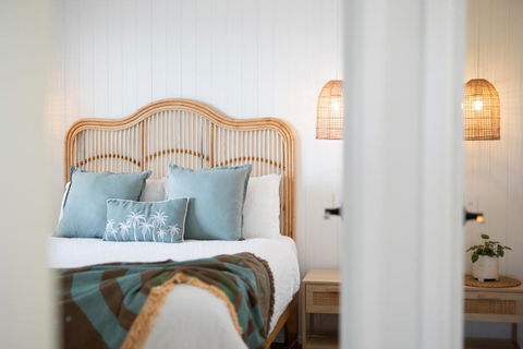 Sanbis Cabin - Hidden Boutique Retreat, Sea Views - Accommodation Brisbane 0