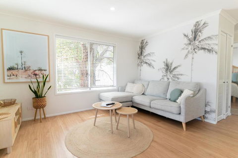 Sanbis Cabin - Hidden Boutique Retreat, Sea Views - Accommodation Brisbane 1