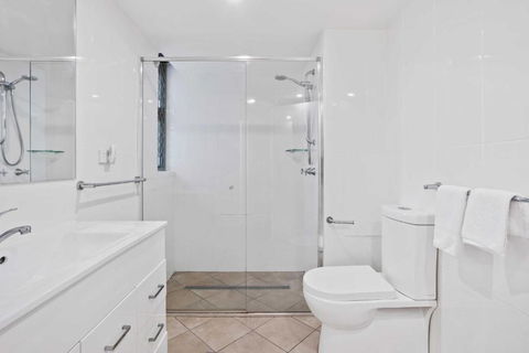 Sandown - Hosted By Burleigh Letting - Accommodation Brisbane 1