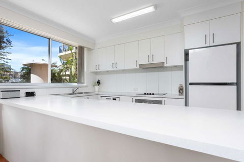 Sandown - Hosted By Burleigh Letting - Accommodation Brisbane 3