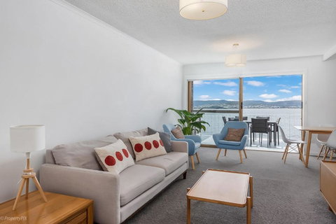 Sandy Bay Waterfront - Accommodation Brisbane 0