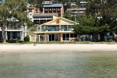 Sandy Beach House Corlette Unit 1 Waterfront WI-FI Aircon - Accommodation Brisbane 0