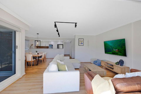 Sandy Cove Apartment The Entrance 8 - Accommodation Brisbane 2