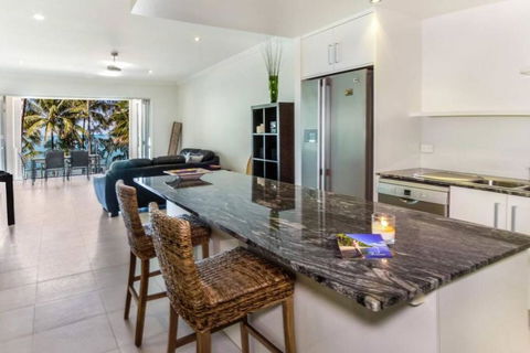 Seascape Solace - Breezy Waterfront Bliss - Accommodation Brisbane 3